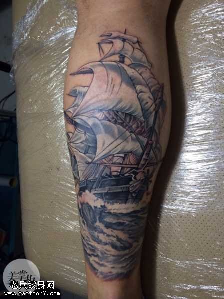 腿部船帆纹身图案