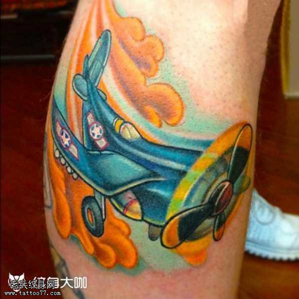腿部飞机纹身图案