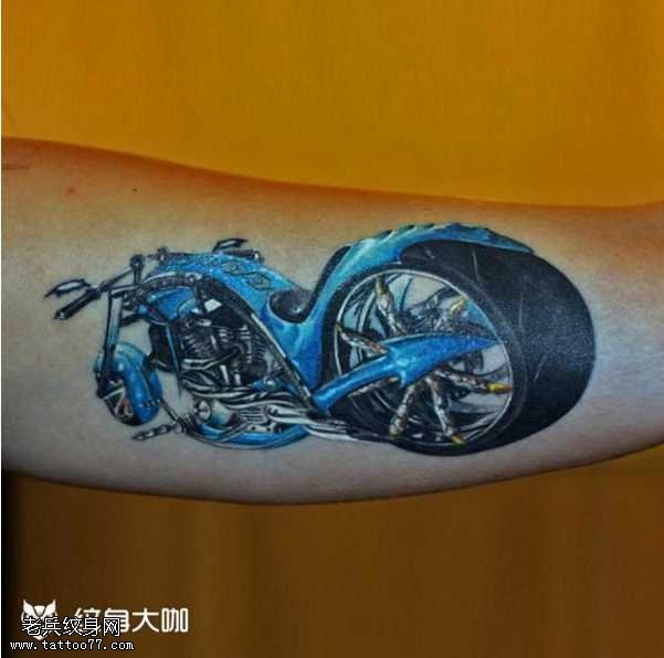 腿部骑摩托车纹身图案