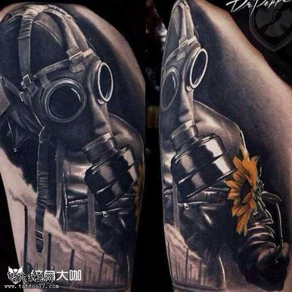 腿部个性生化面具纹身图案