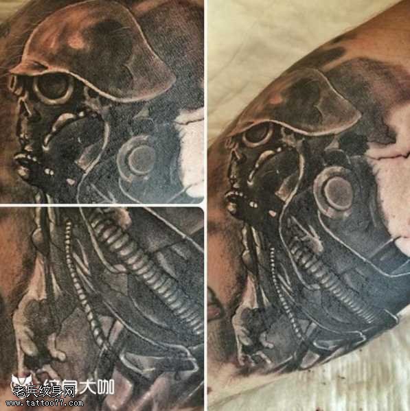 腿部星球纹身图案