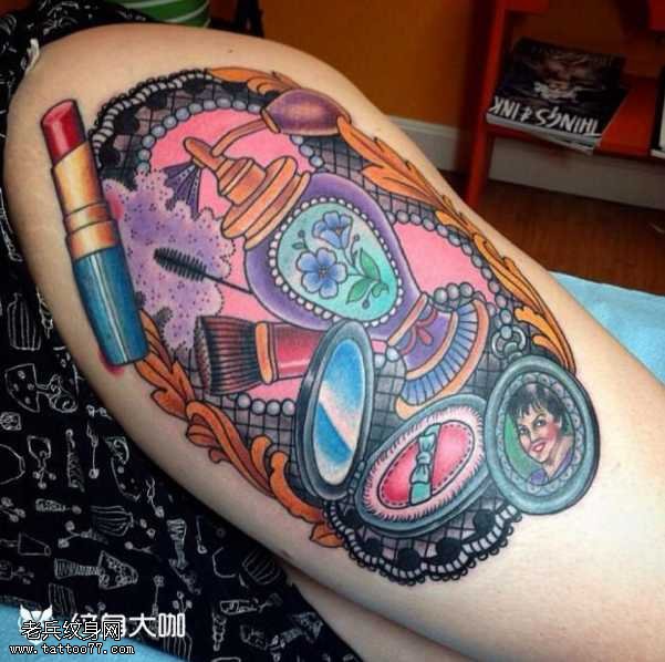 腿部化妆纹身图案