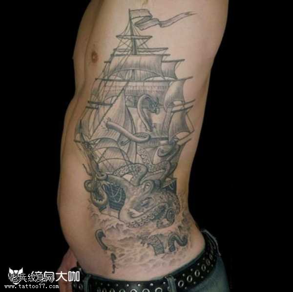 腰部章鱼船纹身图案