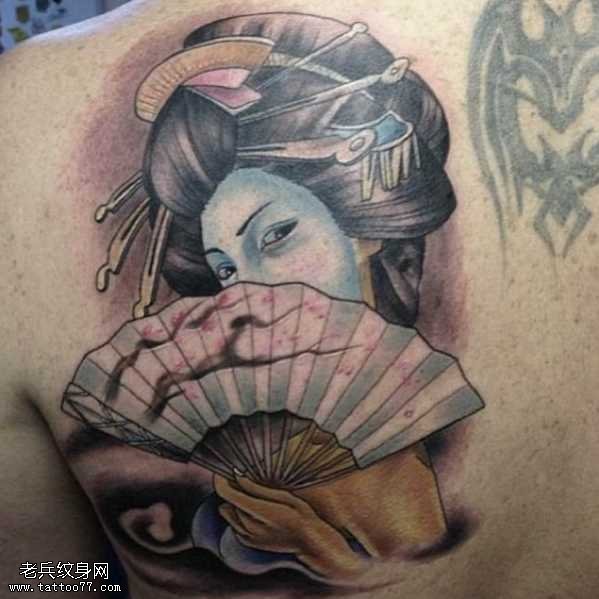 背部艺妓纹身图案
