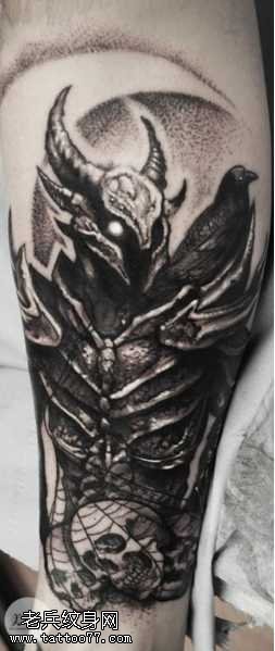 腿部魔族装备纹身图案