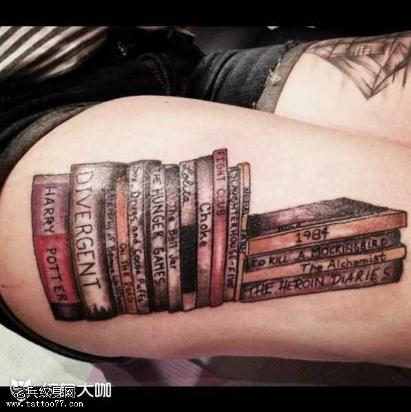 腿部书纹身图案