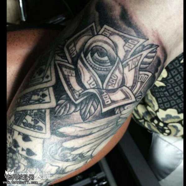 腿部美元玫瑰纹身图案