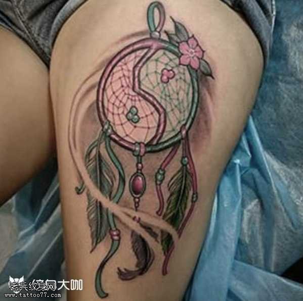 腿部捕梦网纹身图案