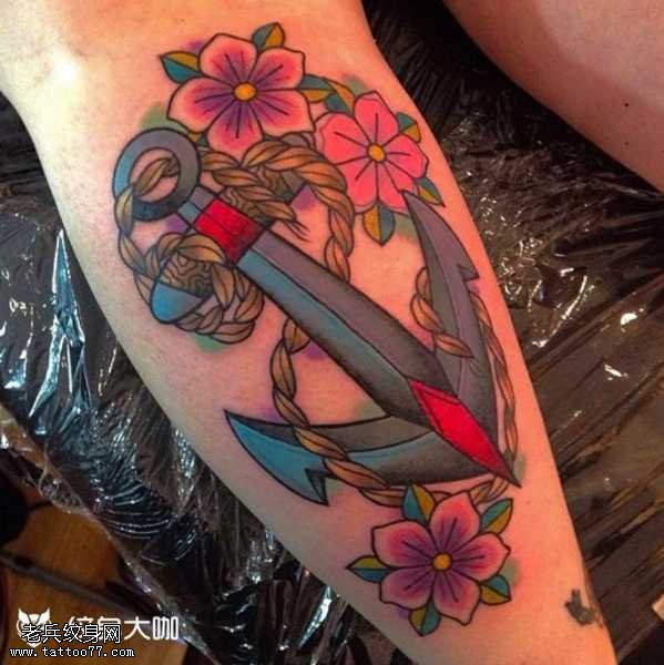 腿部花船锚纹身图案