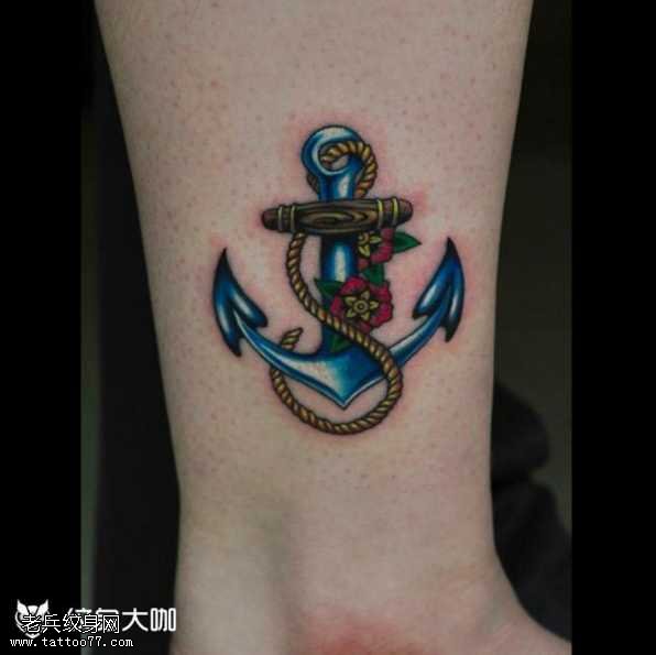 腿部船锚纹身图案