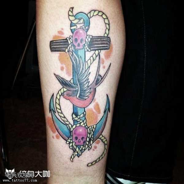 腿部船锚纹身图案