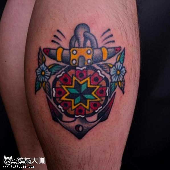 腿部船锚纹身图案