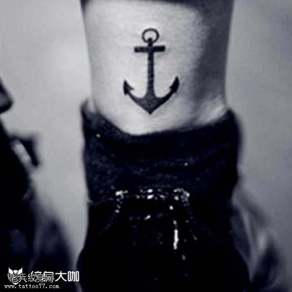 腿部船纹身图案