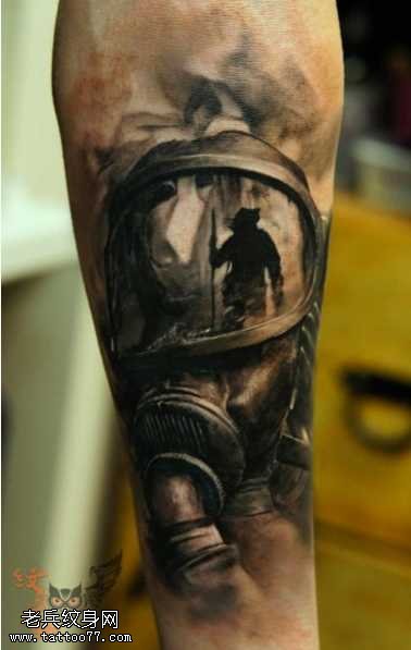 腿部消防员纹身图案