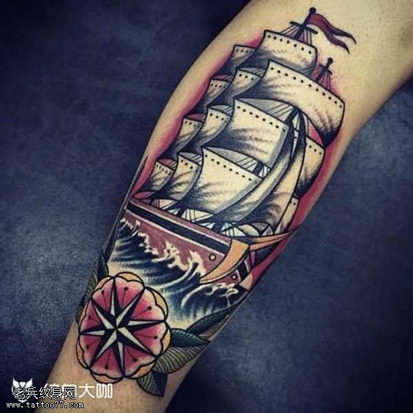 腿部船纹身图案