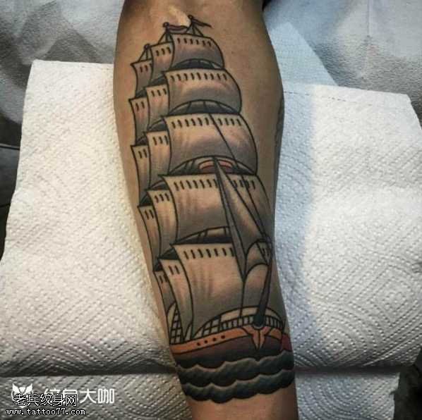 腿部帆船纹身图案
