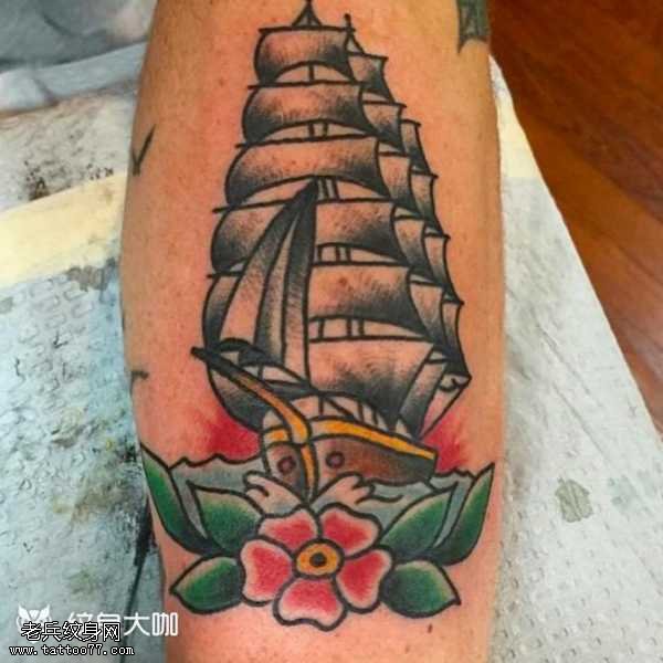 腿部花船纹身图案