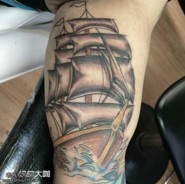 腿部船纹身图案