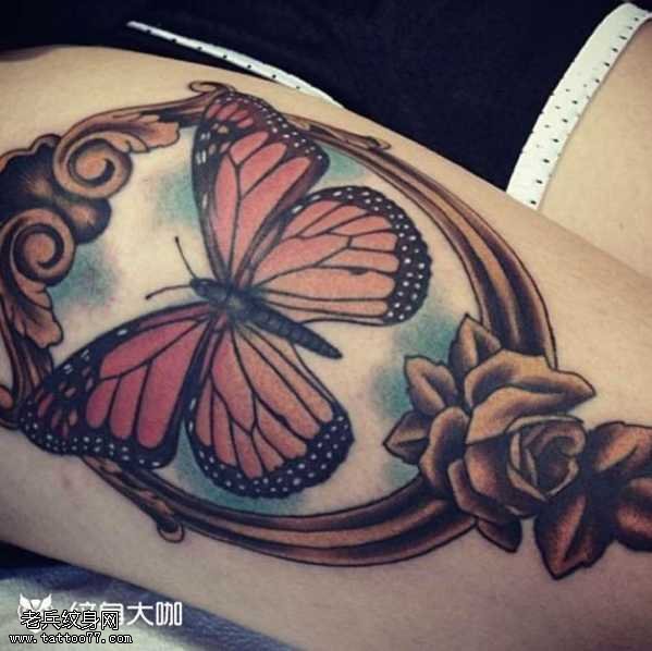 腿部镜子蝴蝶纹身图案