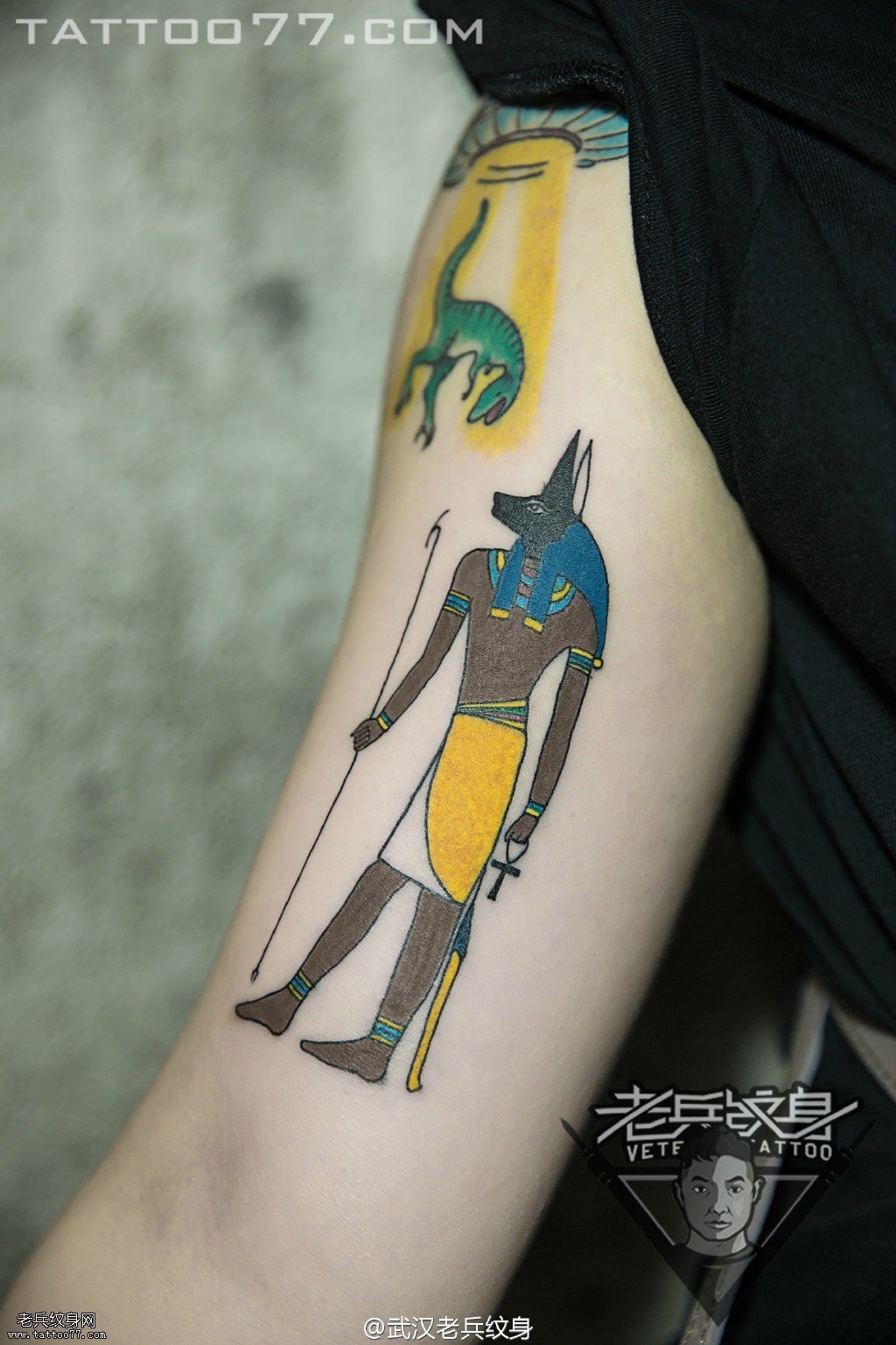 大臂埃及阿努比斯神纹身图案作品