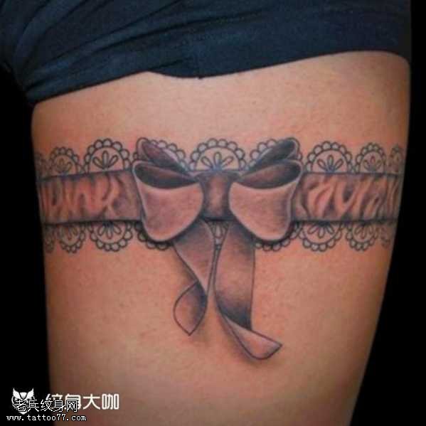 腿部蕾丝纹身图案