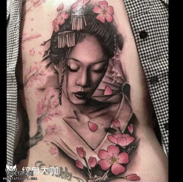 腿部艺妓纹身图案