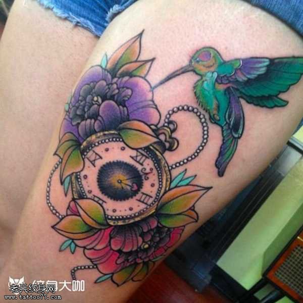 腿部彩鸟表纹身图案