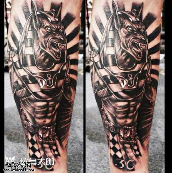 法狗神纹身图案