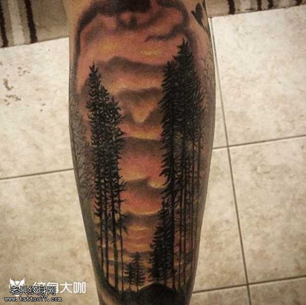 腿部树木纹身图案