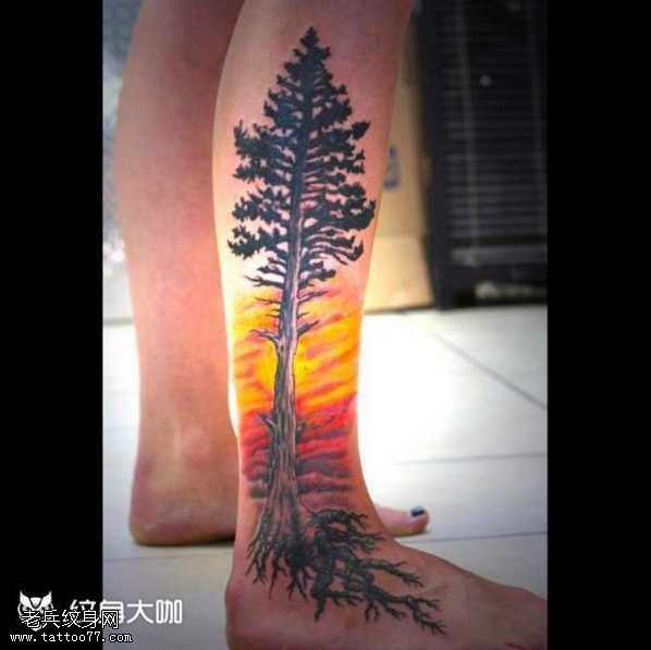 腿部树木纹身图案
