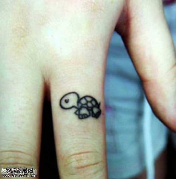 手指乌龟纹身图案