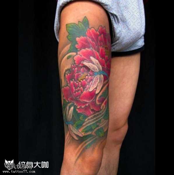 腿部牡丹花纹身图案