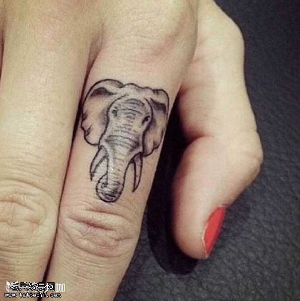 手指大象纹身图案