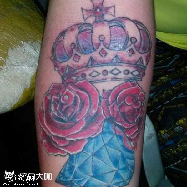 玫瑰皇冠纹身图案