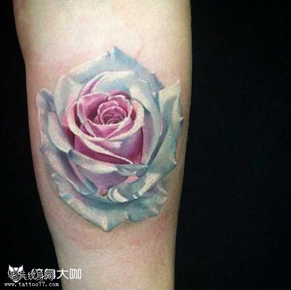 腿部白玫瑰纹身图案