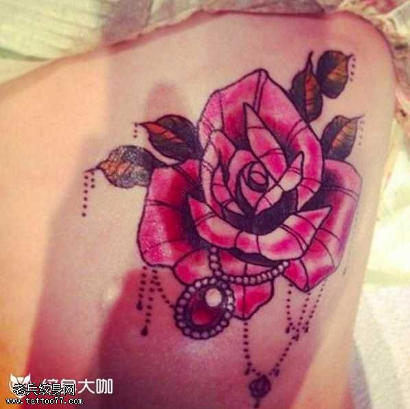 腿部粉玫瑰纹身图案