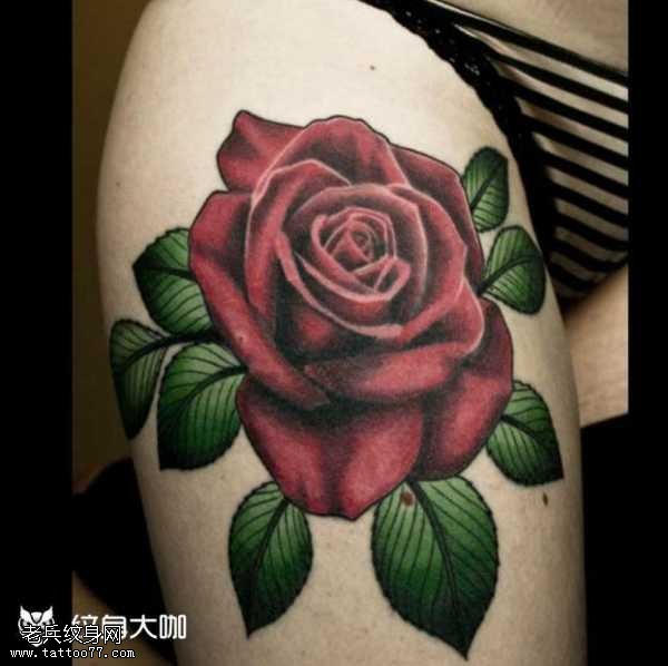 腿部玫瑰纹身图案