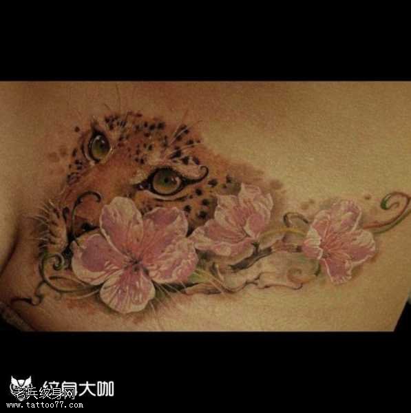腰部豹子纹身图案