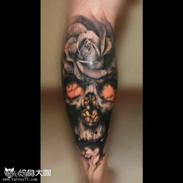 腿部玫瑰骷髅纹身图案
