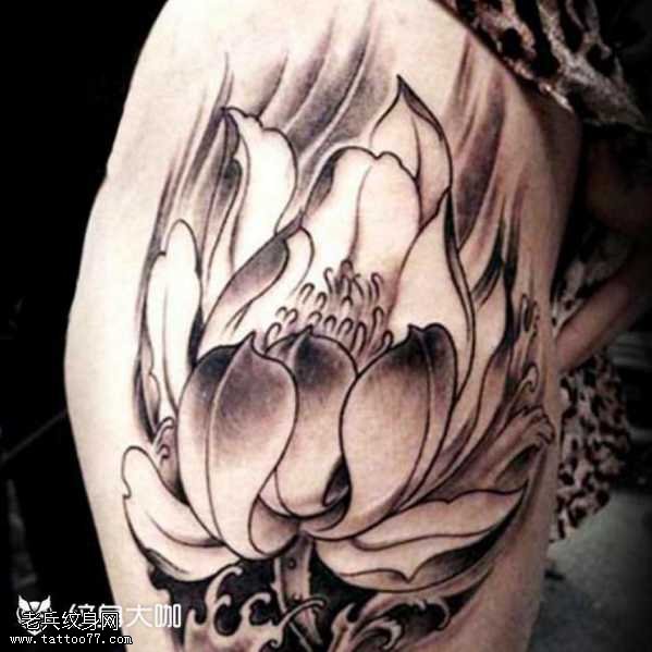 腿部莲花纹身图案