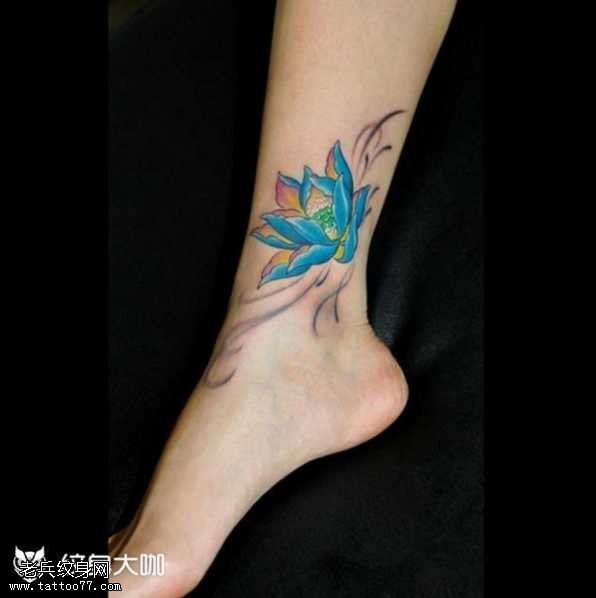 腿部蓝莲花纹身图案