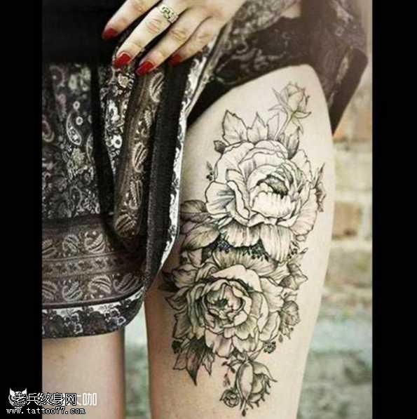 腿部个性玫瑰纹身图案