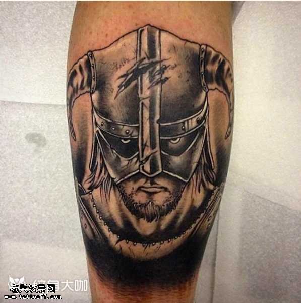 腿部战士纹身图案