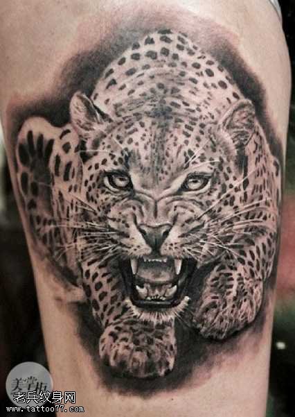 腿部个性豹子纹身图案