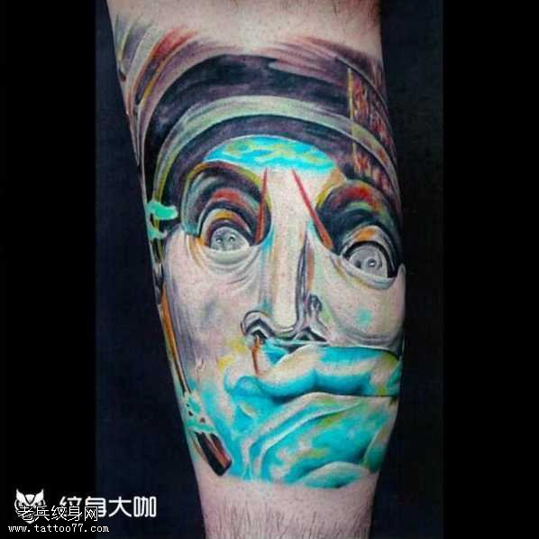 腿部人物纹身图案