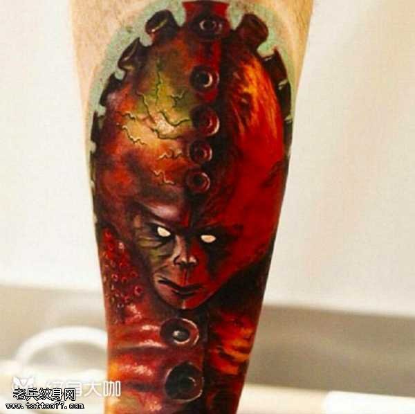 腿部金猴纹身图案