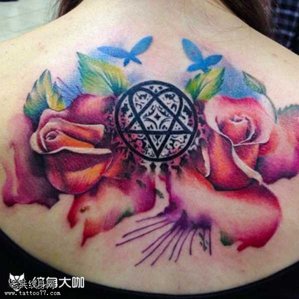 背部个性玫瑰纹身图案