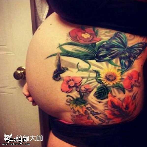 腰部蝴蝶纹身图案