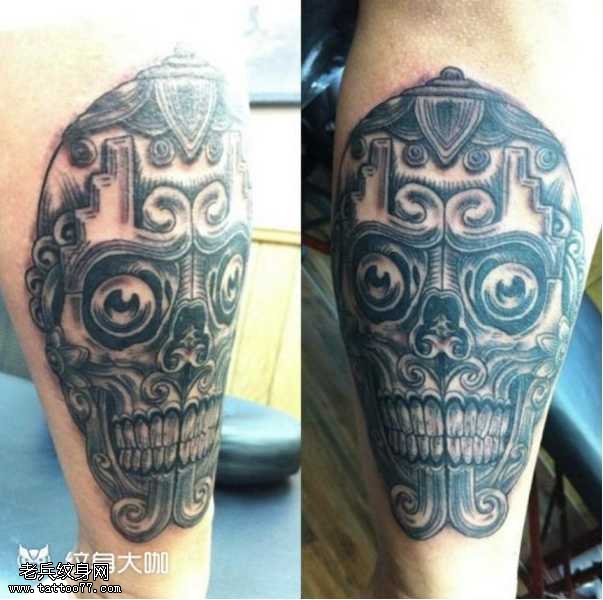 腿部嘎巴拉纹身图案