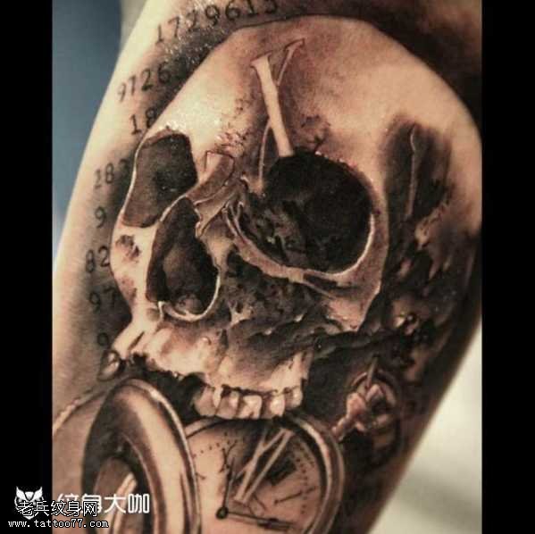 腿部骷髅纹身图案